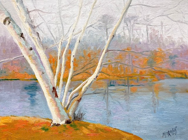 Pintura de un árbol blanco en la orilla de un lago congelado, con fondo de tonalidades invernales y niebla en el aire.