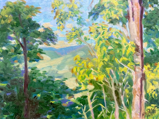 Pintura de un paisaje natural con árboles verdes y un fondo montañoso. La obra utiliza una técnica de pinceladas visibles para capturar la luz y la vegetación.