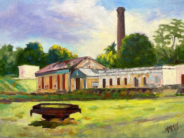 Pintura de un paisaje rural que muestra edificaciones antiguas, con una estructura de ladrillos y una chimenea en el fondo, rodeadas de vegetación y un área verde al frente.