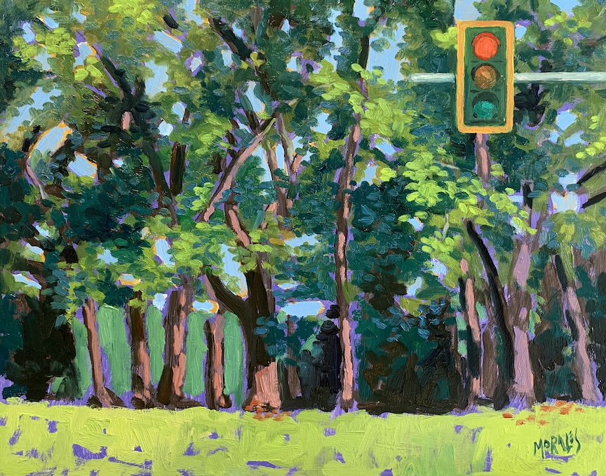 Pintura de un paisaje verde con árboles densos y un semáforo en la parte superior, destacando la combinación de naturaleza y elementos urbanos.