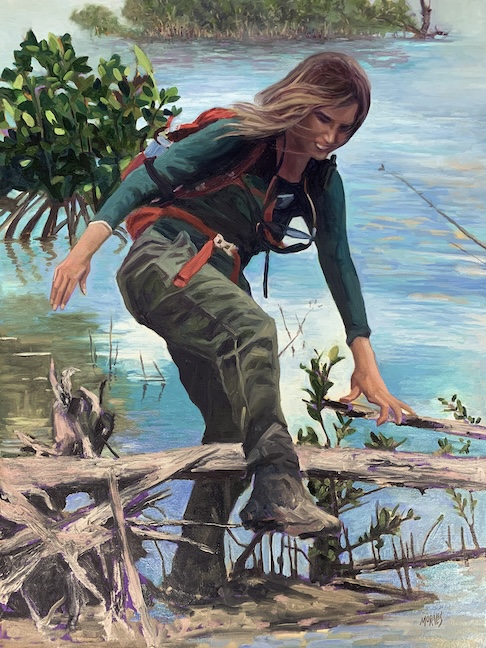 Mujer camina sobre un tronco en un entorno natural, rodeada de agua y vegetación, luciendo una vestimenta casual y exploradora.